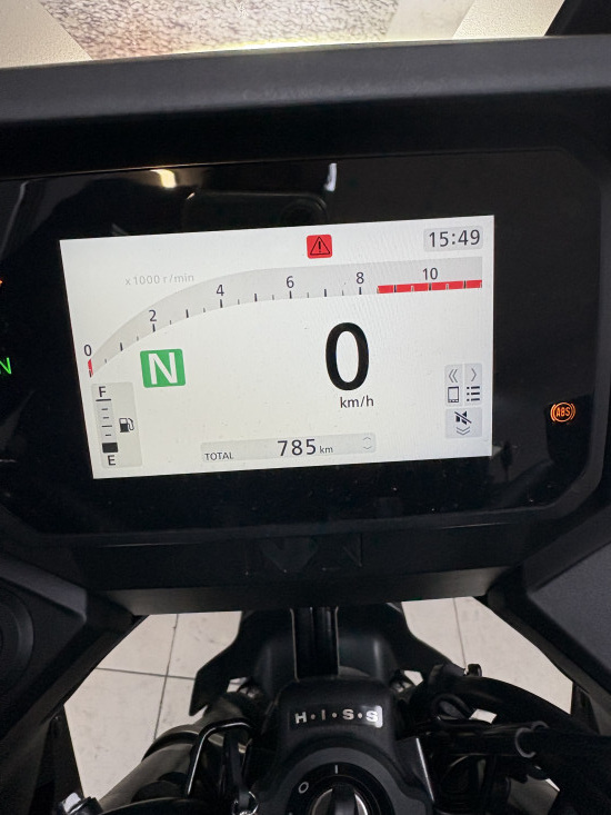 HONDA NX 500 blanc - LOUVECIENNES