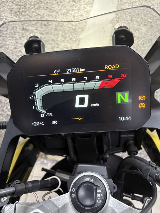 BMW F 750 GS - LOUVECIENNES