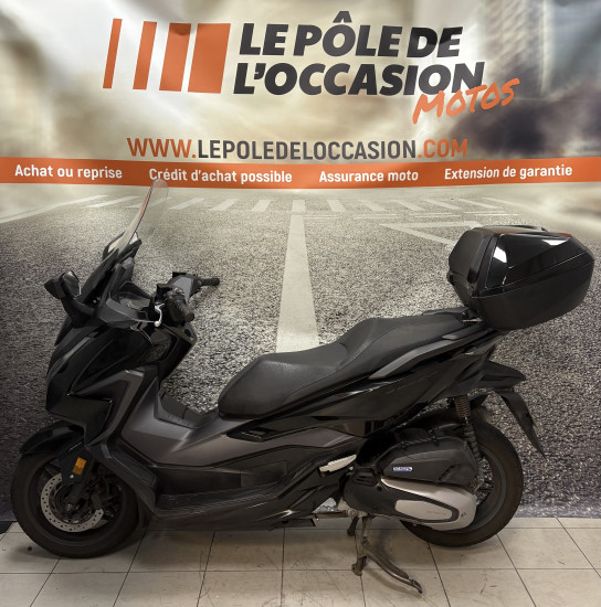 HONDA FORZA 125 GRIS MAT - LOUVECIENNES