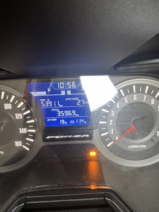 HONDA FORZA 125 GRIS MAT - LOUVECIENNES